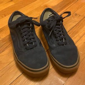 Vans Old Skool Dark Blue / Gum Men’s 7 / Women’s 8.5
